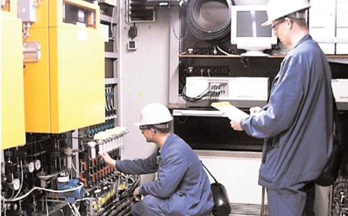 儀表工在現場進行儀表維修-http://m.zyswsm.com/tech/1194.html