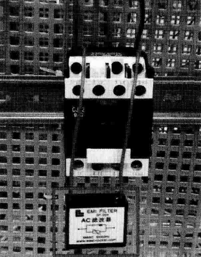 繼電器輸出通道外加續流回路 繼電器輸出通道外加續流回路