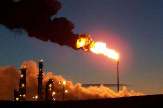 煉化廠火炬 煉化廠火炬