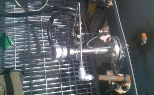 安裝在現(xiàn)場(chǎng)的吹氣式熱電偶 安裝在現(xiàn)場(chǎng)的吹氣式熱電偶