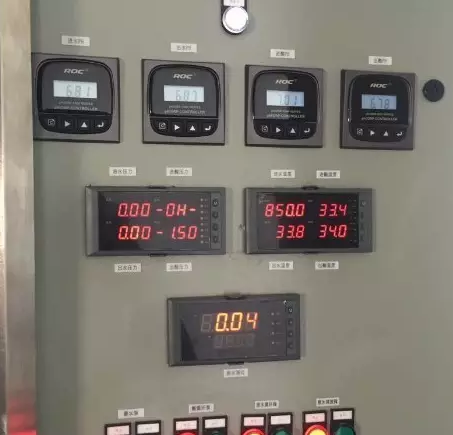 安裝在控制柜上的數顯表 安裝在控制柜上的數顯表