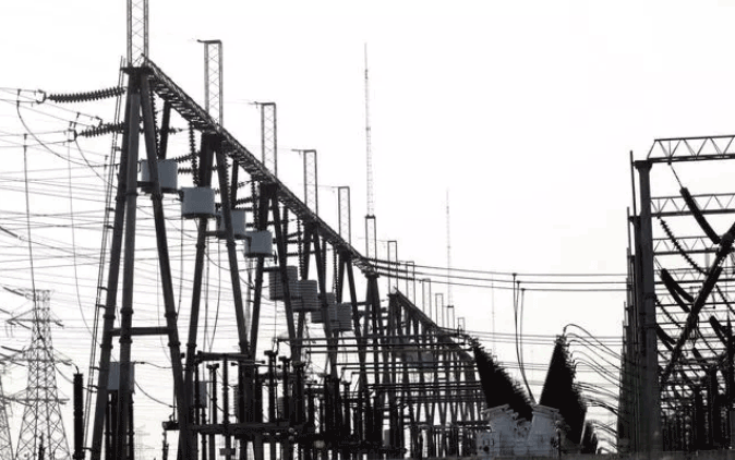 國家電網(wǎng)公司的特高壓輸電技術(shù)和智能電網(wǎng)技術(shù) 國家電網(wǎng)公司的特高壓輸電技術(shù)和智能電網(wǎng)技術(shù)