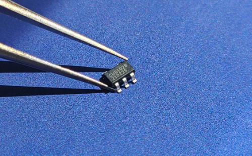 西人馬CU0102B芯片 西人馬CU0102B芯片