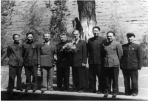 一機部副局長、李慕愚、張協和羅鳳奇與蘇聯專家合影
